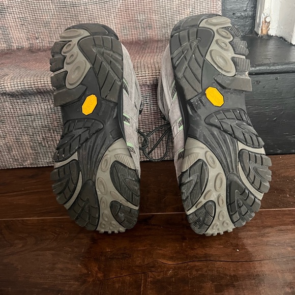Merrell waterproof hiking boots Moab 2 in size 8 - Picture 2 of 6